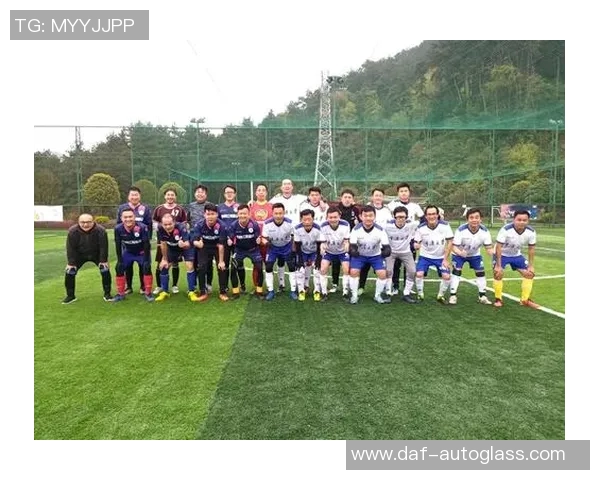 重庆足球队团队协作新模式引发热议助力球队重返巅峰